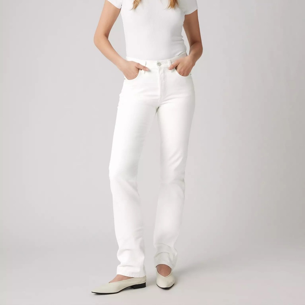 BNWT Levi's Women's Straight Leg White Jeans